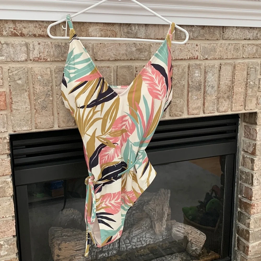 5/$20 Kona Sol size L full coverage swimsuit, white w/tropical print NWT - Picture 1 of 7